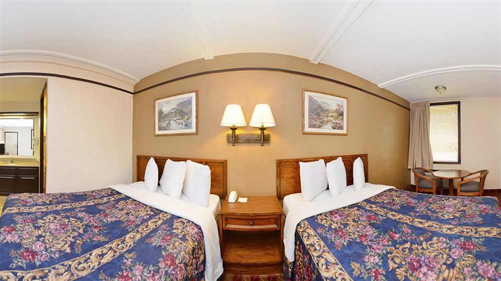 Spanish Trace Inn Athens Kültér fotó