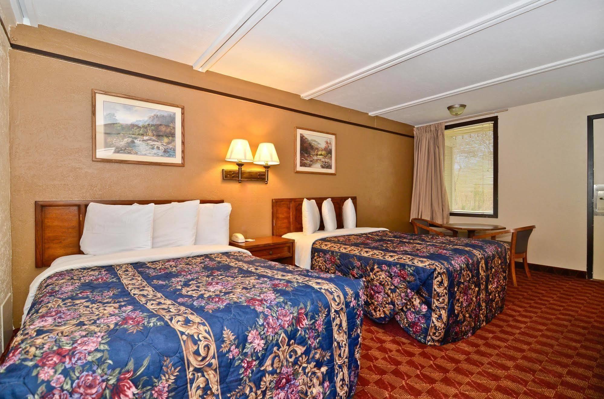 Spanish Trace Inn Athens Kültér fotó